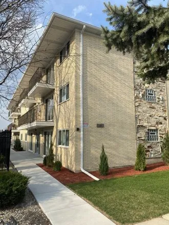 Rent this 2 bed condo on AT&T Tinley Park Central Office in 6730 174th Place, Tinley Park