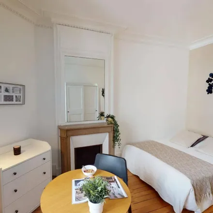 Image 2 - 29 Rue Desaix, 75015 Paris, France - Room for rent