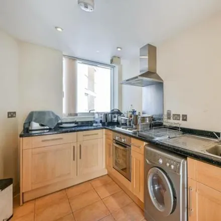 Image 5 - Sir Walter Raleigh Court, 48 Banning Street, London, SE10 0FE, United Kingdom - Apartment for sale