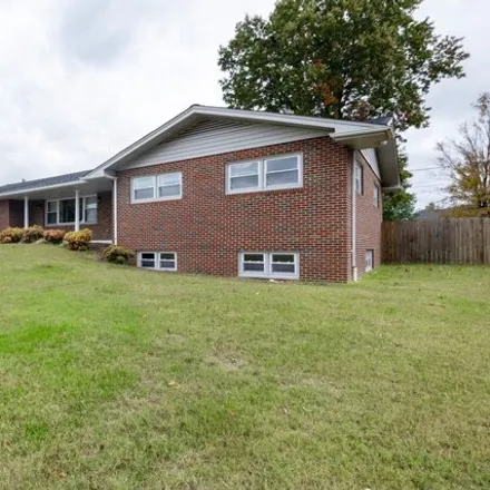 Image 3 - 261 Bloomington Drive, Bloomington Heights, Kingsport, TN 37660, USA - House for sale