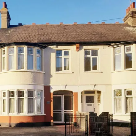Buy this 3 bed duplex on The Railway in Tickfield Avenue, Southend-on-Sea