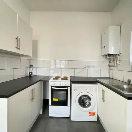 Image 2 - Zulla Road, Nottingham, NG3 5DD, United Kingdom - Apartment for rent