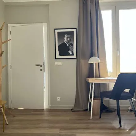 Rent this 5 bed apartment on Rue Haeck - Haeckstraat 65 in 1080 Molenbeek-Saint-Jean - Sint-Jans-Molenbeek, Belgium