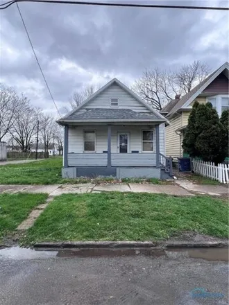 Buy this 2 bed house on 360 Bronson Avenue in Toledo, OH 43608