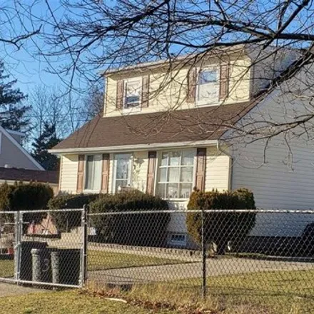 Image 3 - 31 East Locust Street, Central Islip, Islip, NY 11722, USA - House for sale
