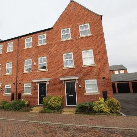 Rent this 4 bed townhouse on Rangers Close in Huntington, CH3 6GB