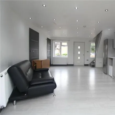 Image 3 - Barnehurst Avenue, London, DA7 6QD, United Kingdom - House for rent