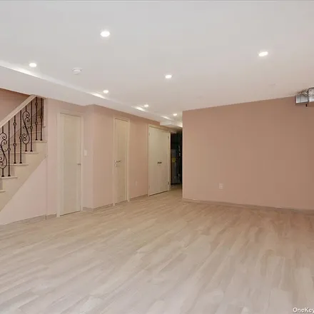 Image 3 - 144-04 68th Drive, New York, NY 11367, USA - Townhouse for sale