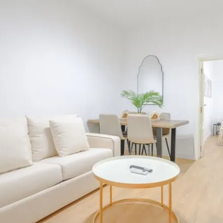 Rent this 5 bed apartment on Madrid in Calle Carlos Aurioles, 23