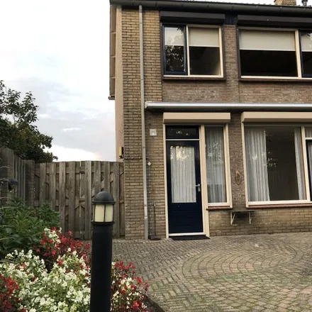 Rent this 3 bed apartment on Thomas van Heereveldstraat 99 in 6551 AN Beuningen, Netherlands