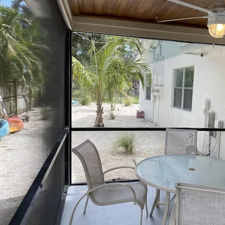 Rent this 2 bed apartment on Gomez in FL, 33455