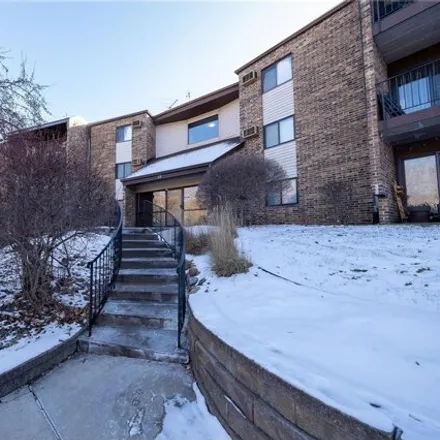 Image 2 - 300 Shelard Parkway, Saint Louis Park, MN 55426, USA - Condo for sale