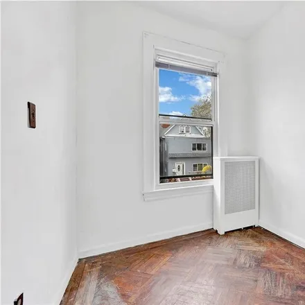 Image 6 - 875 East 15th Street, New York, NY 11230, USA - Townhouse for sale