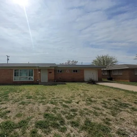 Rent this 3 bed house on 673 Boyd Avenue in Midland, TX 79705