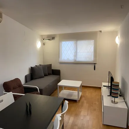 Rent this 1 bed apartment on Facultat de Geografia i Història i Facultat de Filosofia. Universitat de Barcelona in Carrer de Montalegre, 6