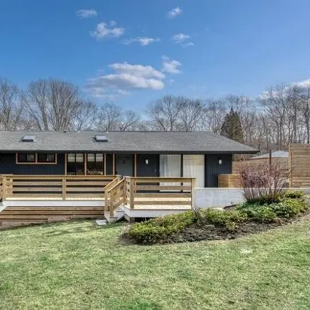 Rent this 3 bed house on 22 Copeces Lane in East Hampton, Springs