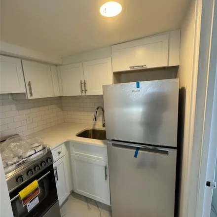 Rent this 1 bed apartment on 1110 William Street in Hewlett, NY 11557