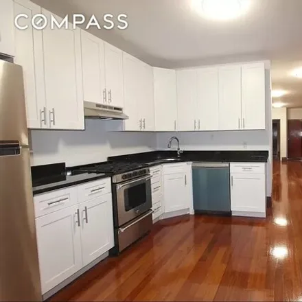 Image 2 - 316 West 19th Street, New York, NY 10011, USA - House for rent