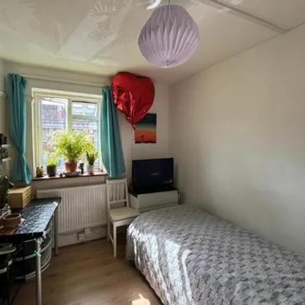 Image 2 - Boots, 78 Chase Side, London, N14 5PH, United Kingdom - Apartment for sale