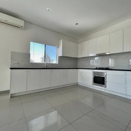 Image 7 - Campbell Street, Young NSW 2594, Australia - Apartment for rent