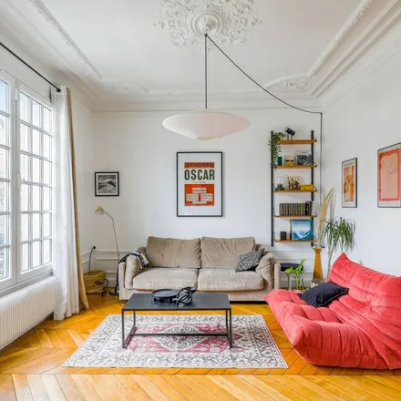 Rent this 2 bed apartment on 92400 Courbevoie
