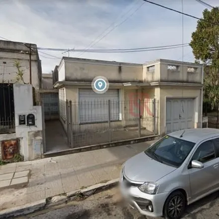 Buy this 2 bed house on Andrés Baranda 402 in Quilmes Este, 1877 Quilmes