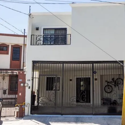 Buy this 5 bed house on Oxxo in Calle Romano V, Nexxus Residencial - Sector Cristal