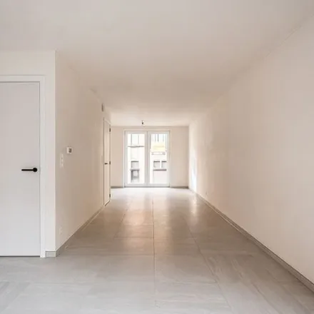 Rent this 3 bed apartment on Eendrachtstraat 123 in 9000 Ghent, Belgium