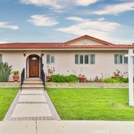 Buy this 5 bed house on 5321 E Walton St in Long Beach, California
