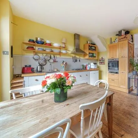 Image 2 - 69 Galloway Road, London, W12 0PJ, United Kingdom - Townhouse for sale