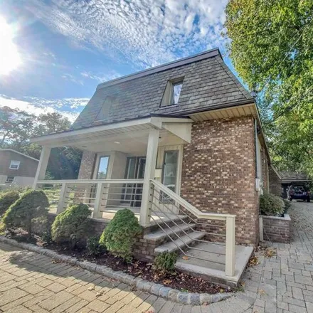 Rent this 3 bed house on 27 6th Street in Englewood Cliffs, Bergen County