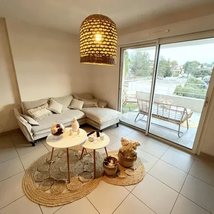 Rent this 3 bed apartment on 12 Place Saint-Marc in 30400 Villeneuve-lès-Avignon, France