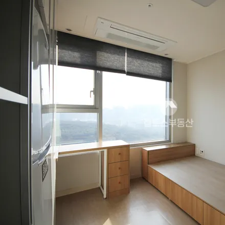 Rent this studio apartment on 서울특별시 강남구 삼성동 113-6
