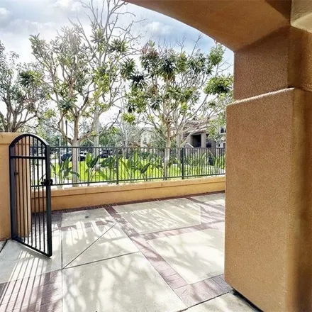 Image 4 - 27 Olde Berry, Irvine, CA 92602, USA - Townhouse for rent