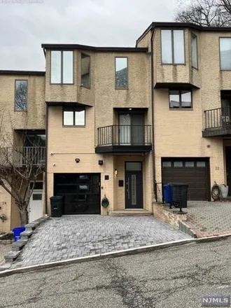 Rent this 3 bed townhouse on 18 Veterans Way in Edgewater, Bergen County