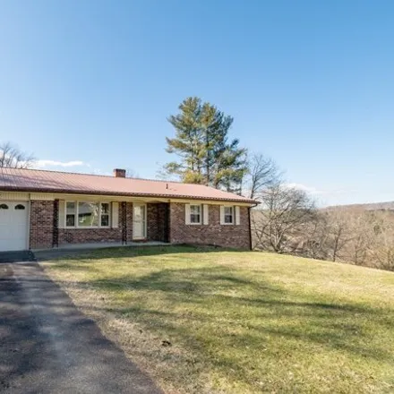 Image 2 - 426 Williams Street, Independence, Grayson County, VA 24348, USA - House for sale