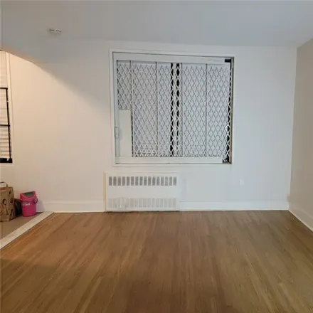 Image 6 - 2701 Newkirk Avenue, New York, NY 11226, USA - Apartment for sale
