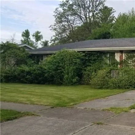 Buy this 3 bed house on 1179 Mackow Drive in Toledo, OH 43607