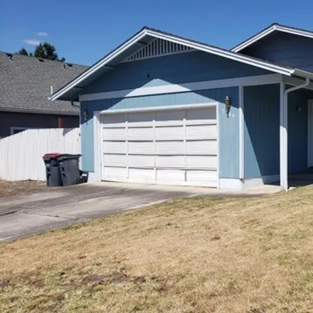 Buy this 3 bed house on 2660 Paloma Ave in Medford, Oregon