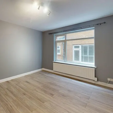 Rent this 2 bed apartment on Montefiore Road South in Davigdor Road, Brighton