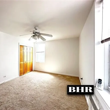 Image 7 - 2427 - 2461 East 29th Street, New York, NY 11235, USA - Apartment for sale