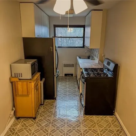 Image 5 - 35 Shady Glen Court, Residence Park, City of New Rochelle, NY 10805, USA - Apartment for sale