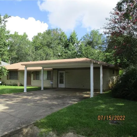 Buy this 3 bed house on 2651 Ruth Drive in Pineville, LA 71360