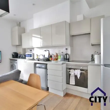 Image 3 - Hartham Road, London, N7 9EB, United Kingdom - Apartment for rent