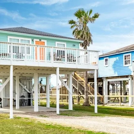 Image 2 - 335 Caison Street, Surfside Beach, Brazoria County, TX 77541, USA - House for sale