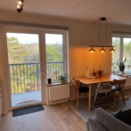 Rent this 4 bed condo on Skalldalsbacken in 436 55 Gothenburg, Sweden