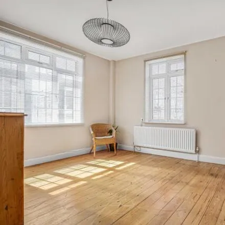 Image 2 - Challoner Street, London, W14 9LH, United Kingdom - Apartment for sale