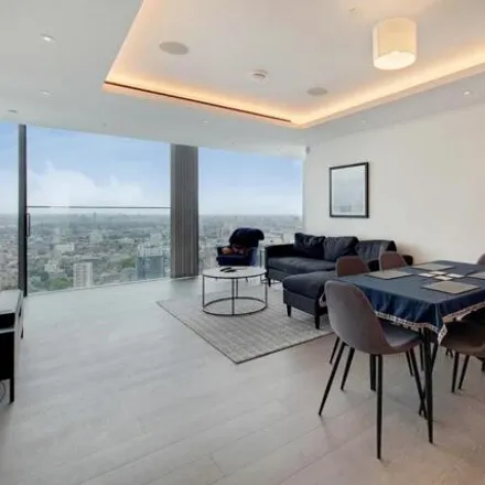 Image 4 - Carrara Tower, 1 City Road, London, EC1V 2AD, United Kingdom - Apartment for sale