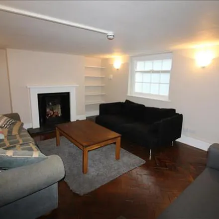 Image 3 - 30 Henstead Road, Bedford Place, Southampton, SO15 2DD, United Kingdom - Townhouse for rent