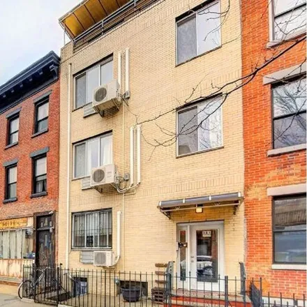 Image 1 - 301 South 4th Street, New York, NY 11211, USA - Townhouse for sale